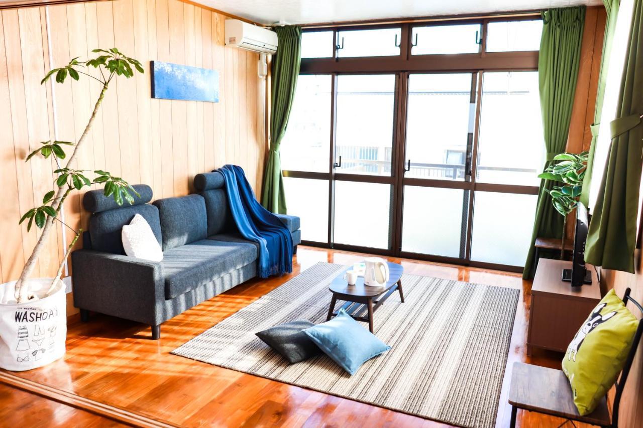 Condominium Hotel Mihama Upi Chatan Buitenkant foto