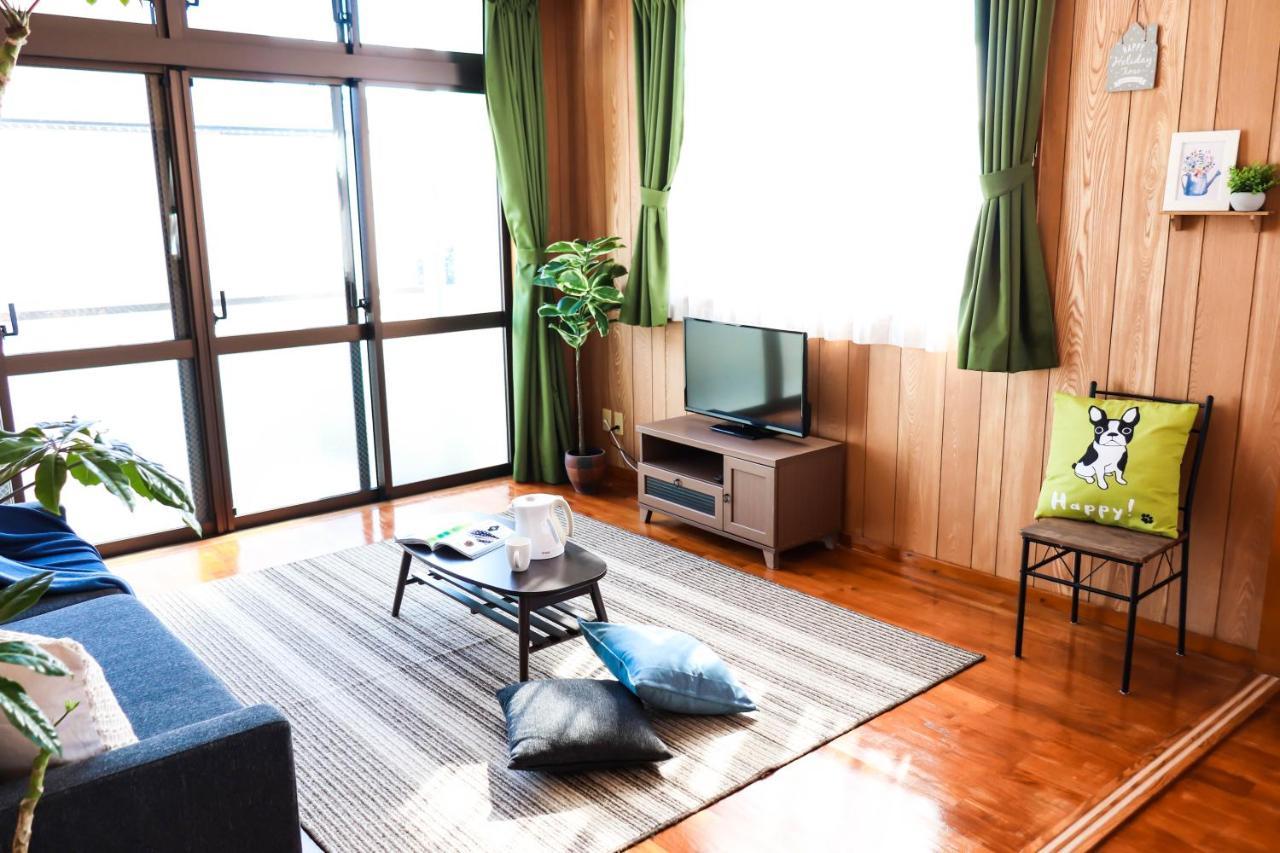 Condominium Hotel Mihama Upi Chatan Buitenkant foto