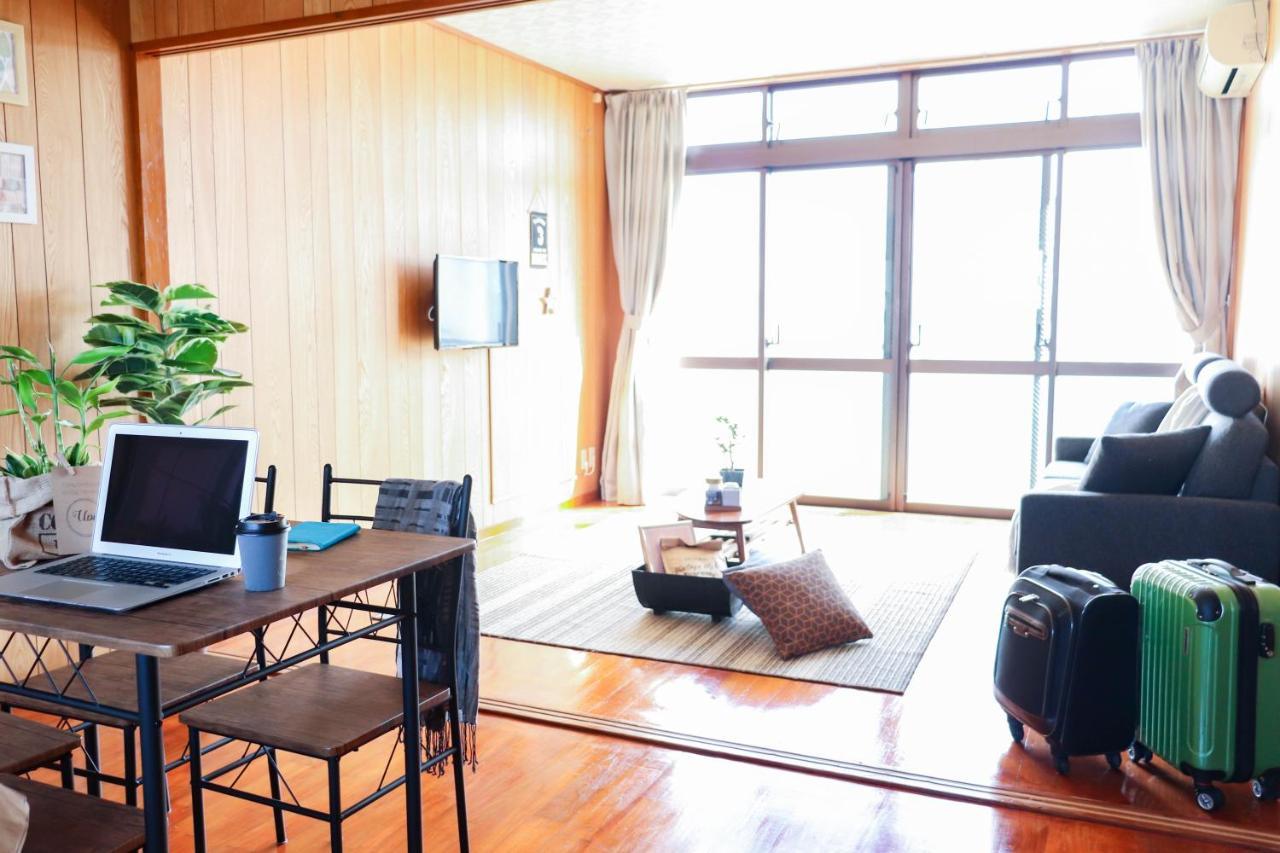 Condominium Hotel Mihama Upi Chatan Buitenkant foto
